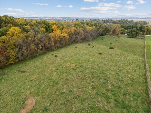 1302 Arrowhead Road, Mt Vernon, IA 52314