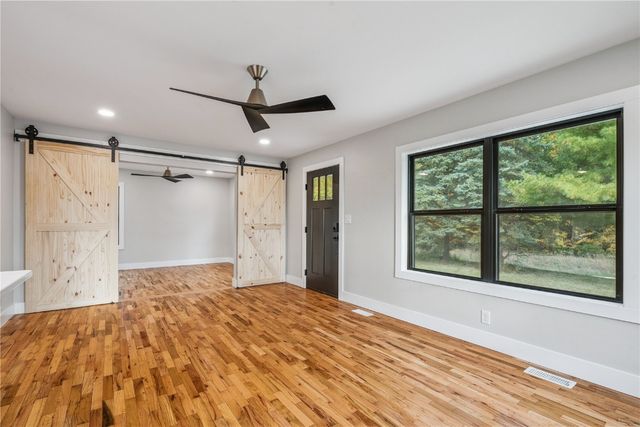 1302 Arrowhead Road, Mt Vernon, IA 52314