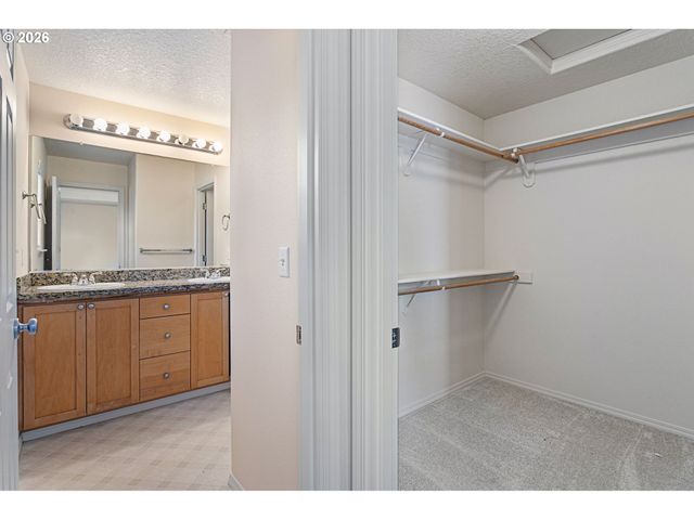 4606 Nw SIDEWINDER Pl, Beaverton, OR 97006