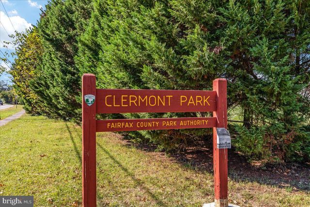 5614 NORTON RD, Alexandria, VA 22303