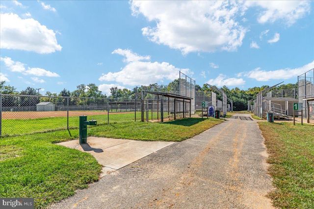 5614 NORTON RD, Alexandria, VA 22303
