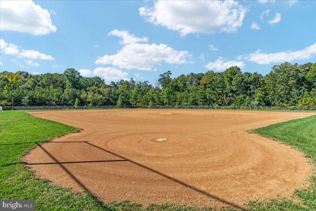 5614 NORTON RD, Alexandria, VA 22303