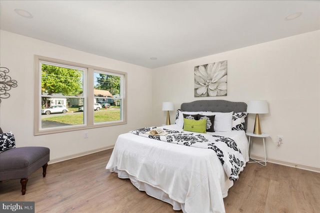 5614 NORTON RD, Alexandria, VA 22303