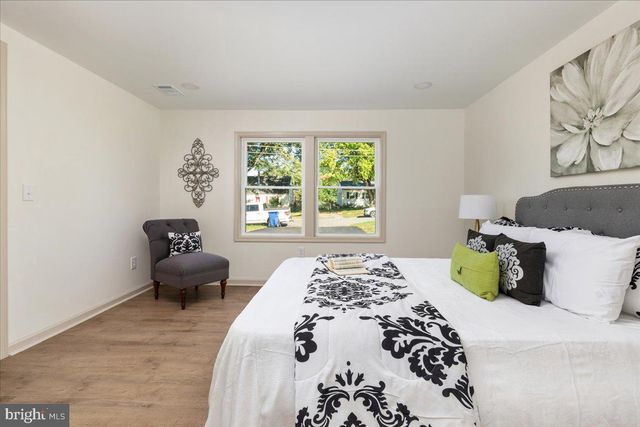 5614 NORTON RD, Alexandria, VA 22303