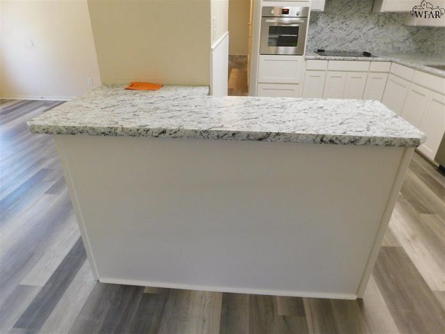 516 N HILLTOP AVENUE, Burkburnett, TX 76354