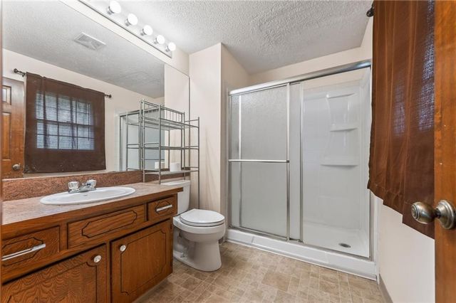 6832 Sterling Avenue, Raytown, MO 64133