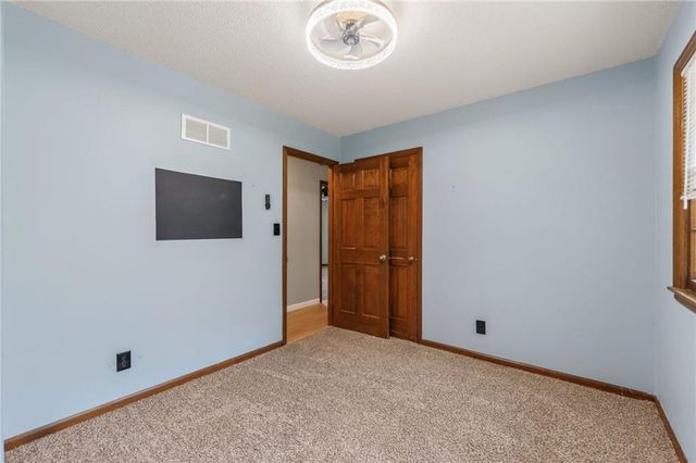 6832 Sterling Avenue, Raytown, MO 64133