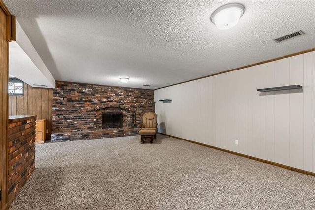 6832 Sterling Avenue, Raytown, MO 64133