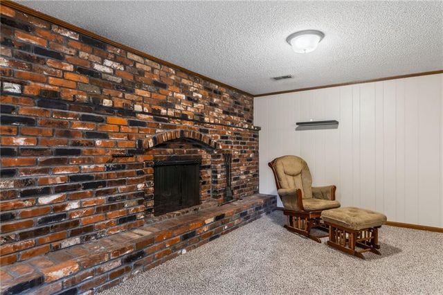 6832 Sterling Avenue, Raytown, MO 64133