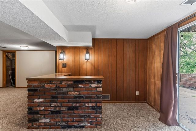 6832 Sterling Avenue, Raytown, MO 64133