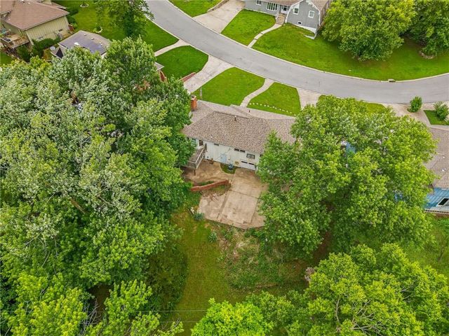 6832 Sterling Avenue, Raytown, MO 64133