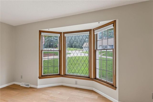 6832 Sterling Avenue, Raytown, MO 64133