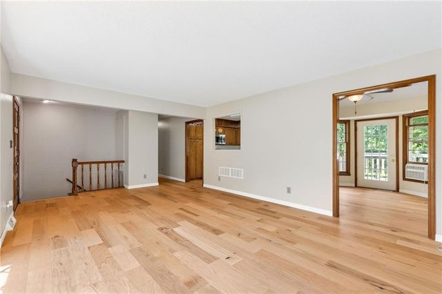 6832 Sterling Avenue, Raytown, MO 64133