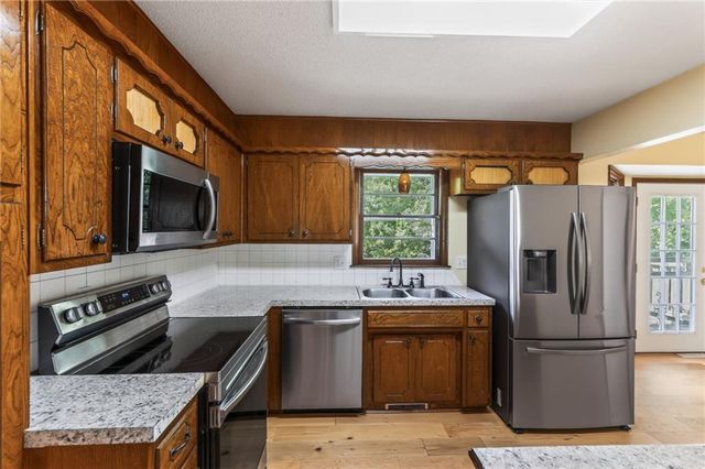 6832 Sterling Avenue, Raytown, MO 64133