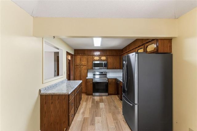 6832 Sterling Avenue, Raytown, MO 64133