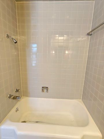 1308 Del Vista Drive, Valparaiso, IN 46385