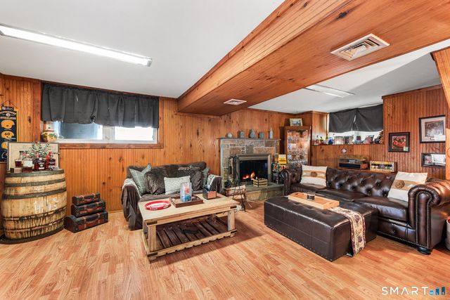 9 Glenridge Drive, Ansonia, CT 06401