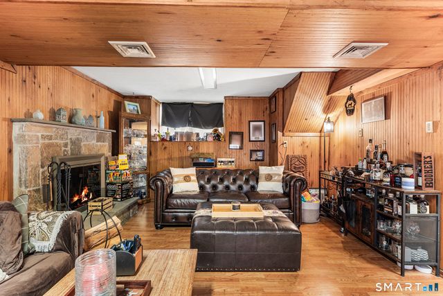 9 Glenridge Drive, Ansonia, CT 06401