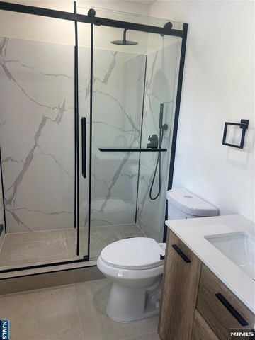 5 Montclair 1, Paterson, NJ 07503