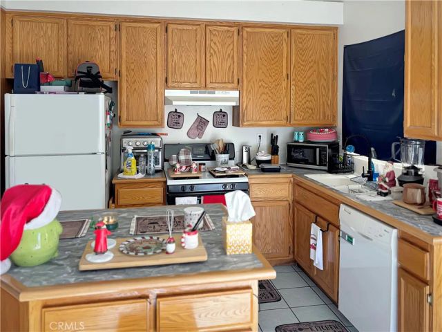 1816 Stratford, Lancaster, CA 93534