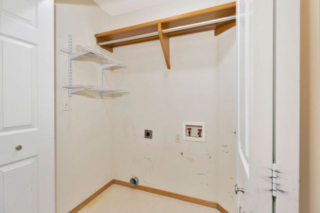 301 N Walnut Creek Dr, Derby, KS 67037