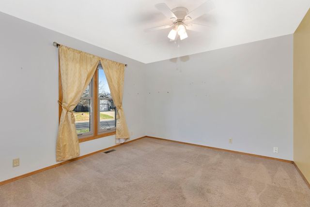 301 N Walnut Creek Dr, Derby, KS 67037