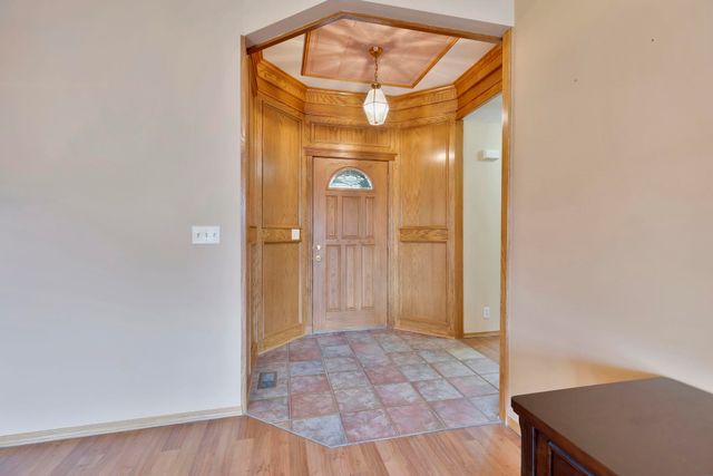 301 N Walnut Creek Dr, Derby, KS 67037