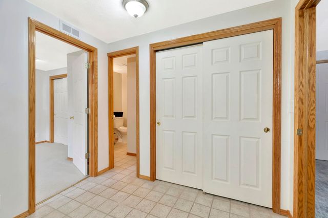 301 N Walnut Creek Dr, Derby, KS 67037