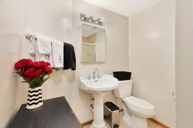 301 N Walnut Creek Dr, Derby, KS 67037