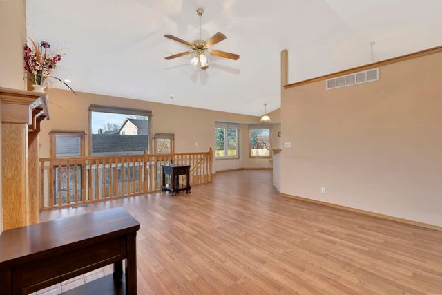 301 N Walnut Creek Dr, Derby, KS 67037