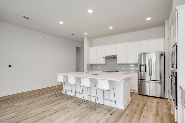 9813 Evening Canopy DR, Manor, TX 78653