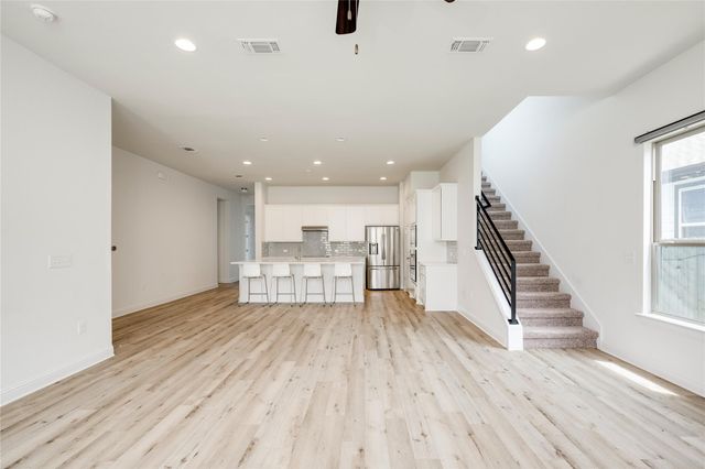 9813 Evening Canopy DR, Manor, TX 78653