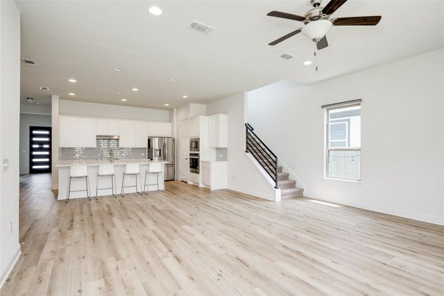 9813 Evening Canopy DR, Manor, TX 78653