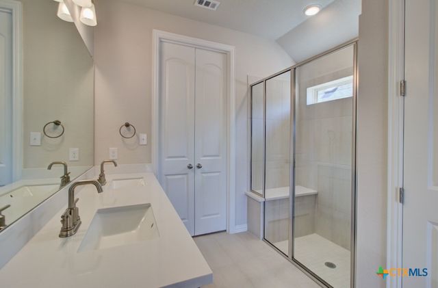 2118 Shepard Street, Seguin, TX 78155