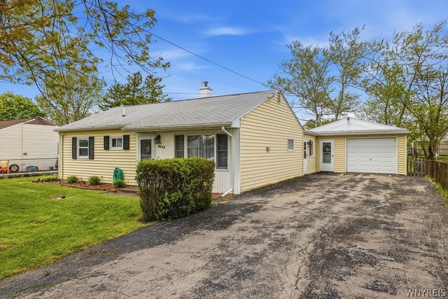 4540 Isherwood Drive, Niagara, NY 14305