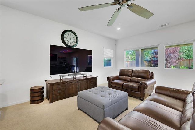 2058 Danforth Way, Plumas Lake, CA 95961