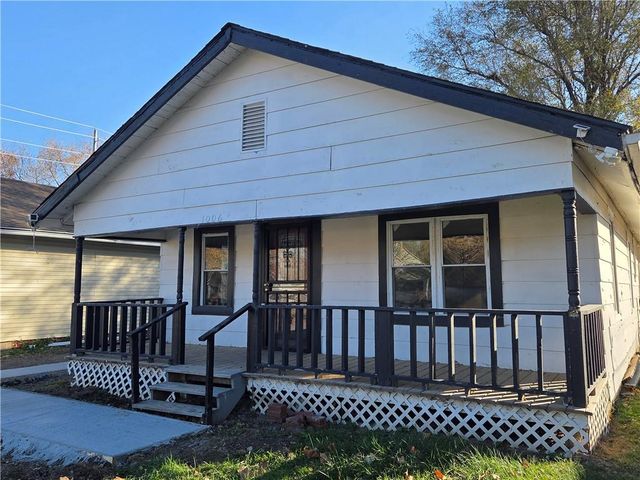 1006 W Cliff Street, St Joseph, MO 64504