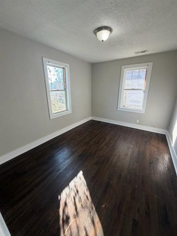 1006 W Cliff Street, St Joseph, MO 64504