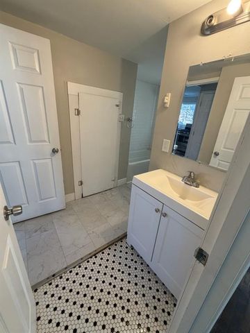 1006 W Cliff Street, St Joseph, MO 64504