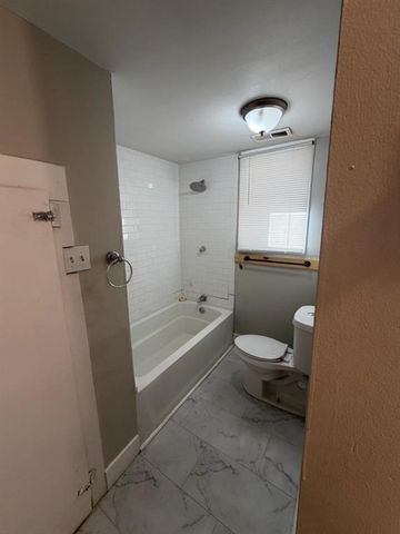 1006 W Cliff Street, St Joseph, MO 64504