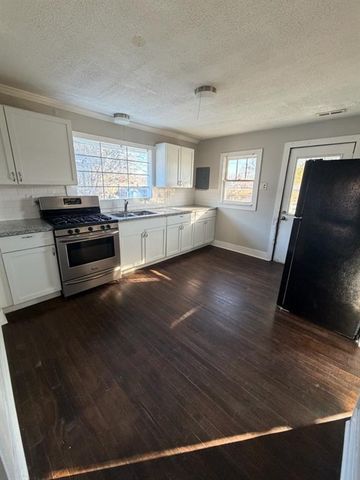 1006 W Cliff Street, St Joseph, MO 64504