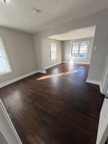 1006 W Cliff Street, St Joseph, MO 64504