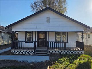 1006 W Cliff Street, St Joseph, MO 64504