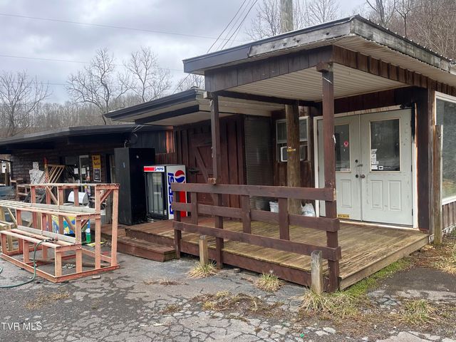9090 Porterfield Highway, Abingdon, VA 24210