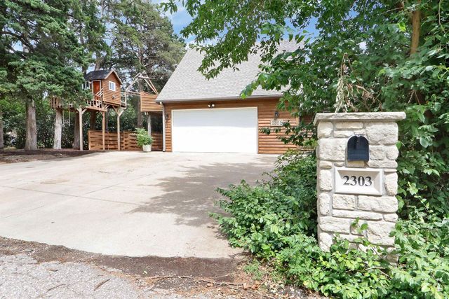 2303 Wildwood Lane, Manhattan, KS 66502