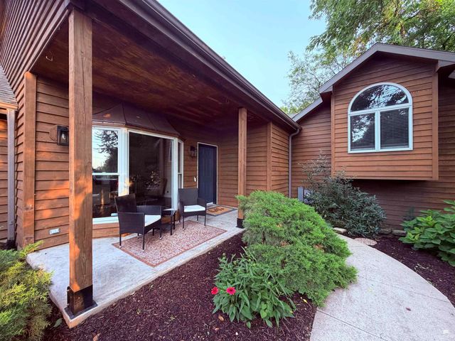 2303 Wildwood Lane, Manhattan, KS 66502