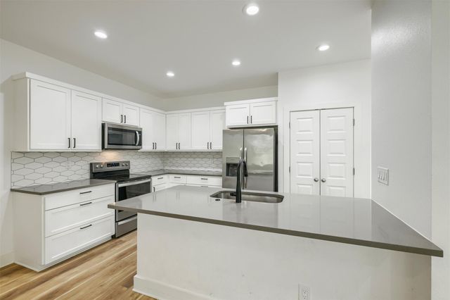 18800 Hogan CIR 107, Leander, TX 78645