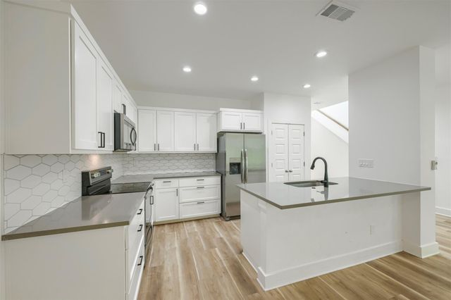 18800 Hogan CIR 107, Leander, TX 78645