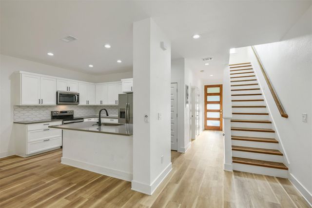 18800 Hogan CIR 107, Leander, TX 78645