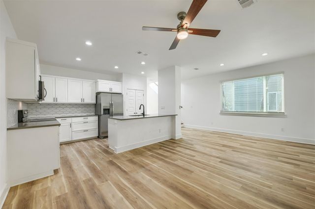 18800 Hogan CIR 107, Leander, TX 78645